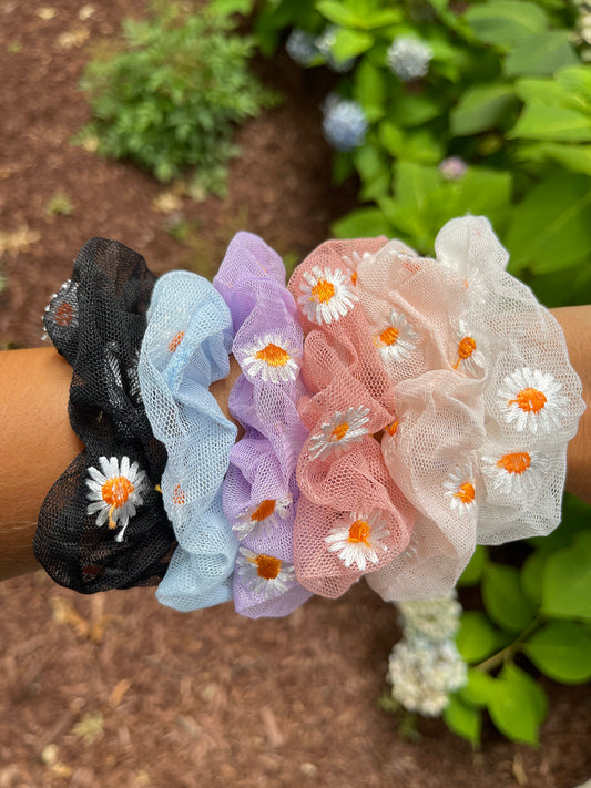 Daisy Scrunchie